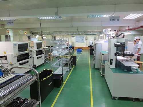 第四屆現代橡膠論壇的專家、教授們蒞臨我司參觀考察